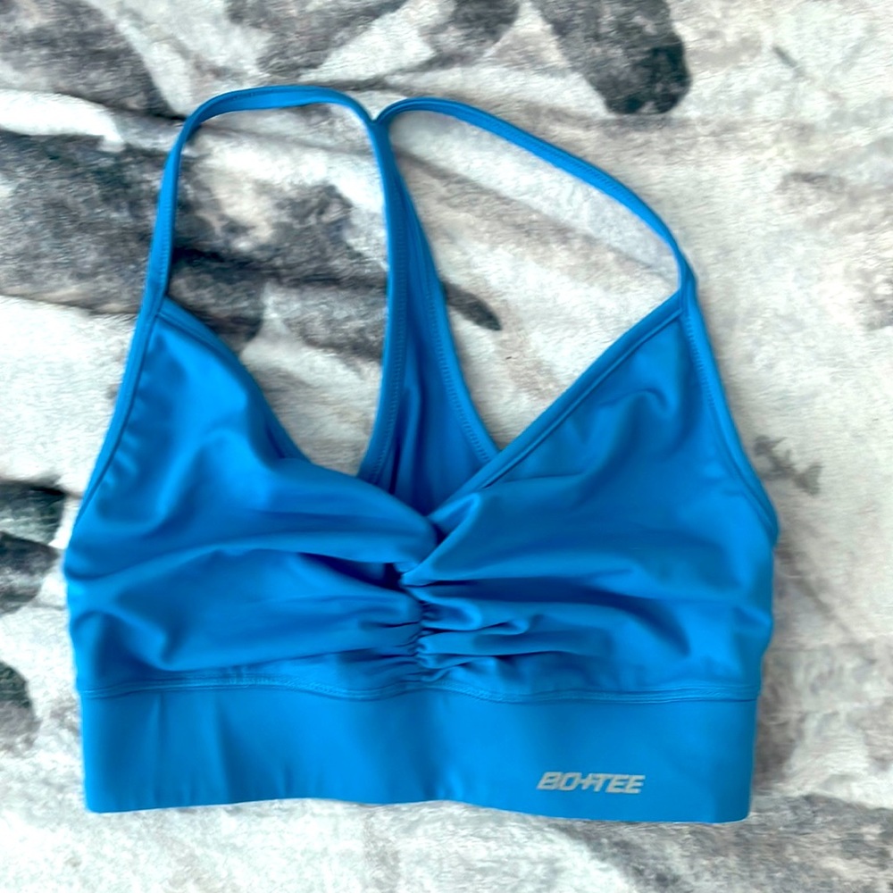 Bo&tee sports bra